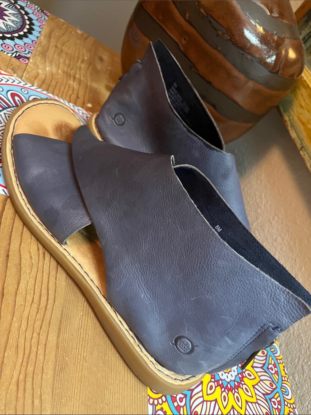 Born Women's Iwa Flat Leather Sandal Navy Marine Sz 8 - Picture 4 of 10